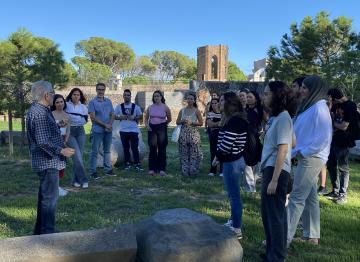 grup alumnat ETSAB visita Cripta